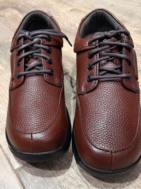 Apex Men's Brown Leather Lace-Up Oxfords